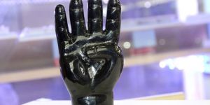 Oltu Taşından 'Rabia' Yaptı