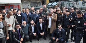 Sanatçılar Mehmetçik’e destek için sınırda