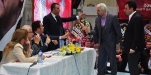 AK Parti Kongresi'nde kavga