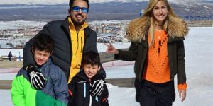 Erzurum'dayken Çağla Şıkel’in evine hırsız girdi!