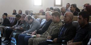 ABD'li askerler YPG'li teröristlerle buluştu! Menbiç'te şok görüntü