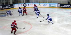 Erkekler 18 Yaş Altı Buz Hokeyi Dünya Şampiyonası sürüyor