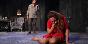 Oyunun adı 'Bayrak' olunca... Tiyatroda olay!