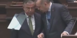 AK Parti Grup Toplantısı'ndan ilginç olay! Erdoğan konuşurken kürsüye geldi