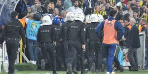 Fenerbahçe - Beşiktaş maçında gözaltına alınan şüphelilerin 25'i adliyeye sevk edildi