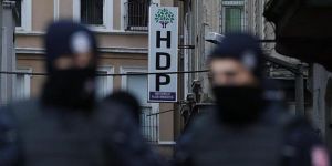 HDP Güngören binasına polis baskını!