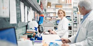 2 bin yardımcı eczacıya asgari ücretin 1.5 katı maaş