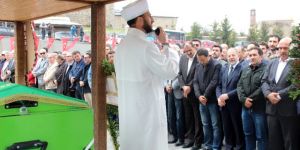 Gazeteci Narmanlıoğlu, Son Yolculuğuna Uğurlandı