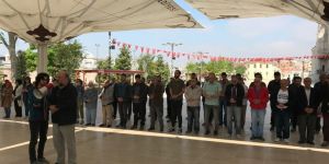 "Antikapitalist Müslümanlar ölen işçiler için gıyabi cenaze namazı kıldı