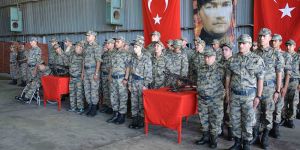 Kınalı elleriyle bir günlüğüne asker oldular