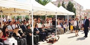 CHP'li başkandan, AK Parti ilçe başkanının ödül vermesine tepki!