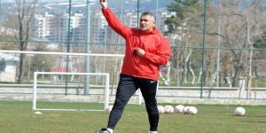 Mehmet Altıparmak: "Erzurumspor’da devam etmek isterim