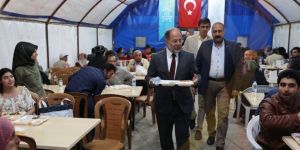 Akdağ ve Bulutlar, vatandaşlarla iftar sofrasında buluştu