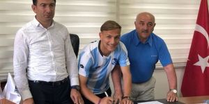 Yuvayı reddetti, Erzurum'a gitti