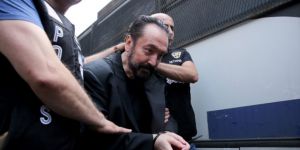 Adnan Oktar uyarısı: Arşivi patlarsa, birçok kişinin canı yanar!