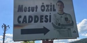 Zonguldak'taki Mesut Özil tabelası değişti