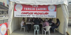 AK Gençlik YKS tercih standı kurdu