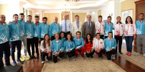 Şampiyon Dağcılardan Vali Azizoğlu'na Ziyaret
