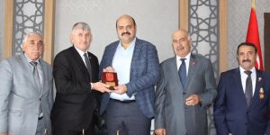 Başkan Orhan: “Gazilerimizin isimlerini cadde ve sokaklarda yaşatacağız”