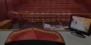 FETÖ sanığı kadın hapis cezası alınca kocasına dönüp 'yaktın başımı' dedi
