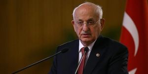 Belediye başkanlığıyla valiliğin aynı kişide olması görüşündeyim