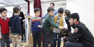 Narkotik dedektör köpeği “Odin” çocukların ilgi odağı oldu