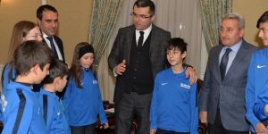 Pal-Kar Spor Kulübü’nden Vali Memiş’e ziyaret