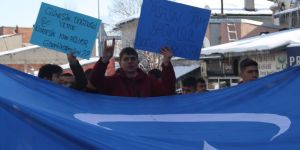 Erzurum'da Doğu Türkistan için yürüdüler