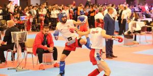 Büyükşehir’in milli sporcuları kick boks’ta tarih yazdı