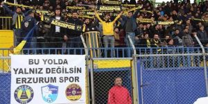 Ağrı 1970 Sporlu taraftarlardan Erzurumspor’a destek tezahüratı