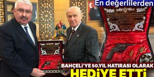Bahçeli'ye ‘Hareketli Nagant' hediye edildi
