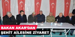 Bakan Akar’dan şehit ailesine ziyaret