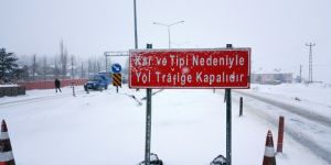 Erzurum'da ulaşıma kar engeli