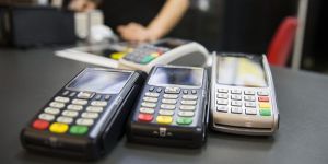 Kredi kartlarının tahtı sallanıyor