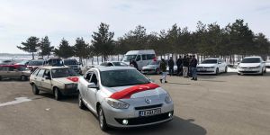 Modifiye sevdalıları konvoy yaparak, şehidi yad ettiler