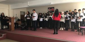 Lise öğrencileri Barış Manço’yu andı