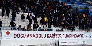 BB Erzurumspor - Galatasaray maçında DKF’19 pankartı