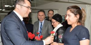 Vali Memiş’ten sağlık çalışanlarına Tıp Bayramı ziyareti