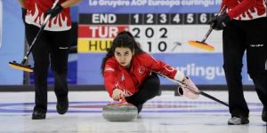 Curlingçiler zaferle dönüyor
