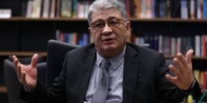 Cemil Ertem'den sosyal medyada 'dolar' açıklaması