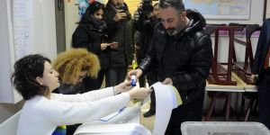 Cem Yılmaz oyunu kullandı: Biz kazanacağız!