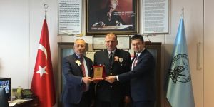 Başarılı polise plaket