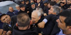 Şehit cenazesinde olay! CHP lideri saldırıya uğradı
