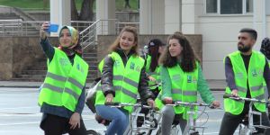 Erzurumlu gençler tarihi mekanlara pedalladı