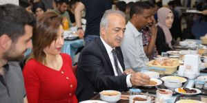 Rektör Çomaklı öğrencilerle iftar sofrasına buluştu