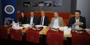 Rektör Çomaklı, basın mensuplarıyla iftar yemeğinde buluştu