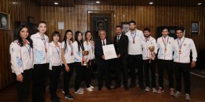 Rektör Çomaklı, sporda derece elde eden öğrencileri kabul etti