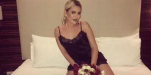 Selin Ciğerci'den mayolu poz! '18'liklere taş çıkartırım'