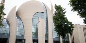 Almanya'daki Diyanet Merkezi'nde bomba alarmı
