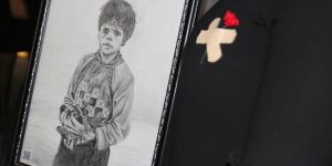 Savaş mağduru çocukları karakalem çalışmasıyla anlattılar